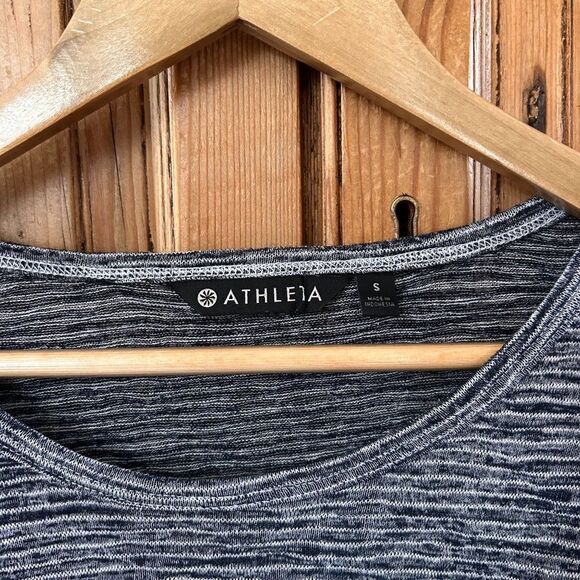 Athleta Small Scoop Neck T-Shirt Short Sleeve Striped Black White Gray - Picture 2 of 5